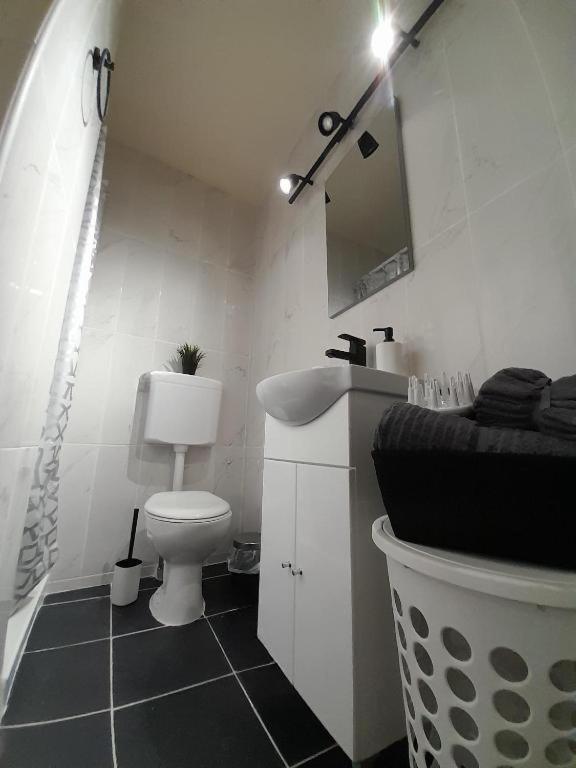 Cocomelo Apts Ираклион Экстерьер фото